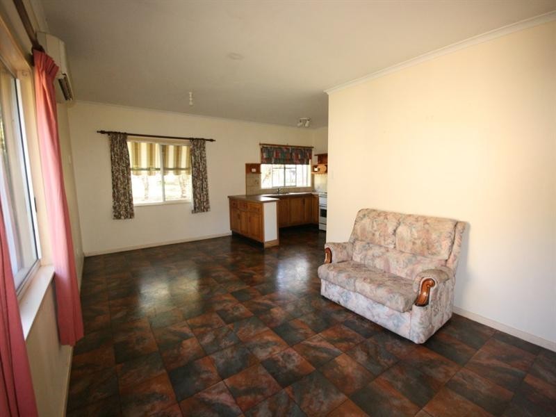 27 Crescent, Armstrong Beach QLD 4737