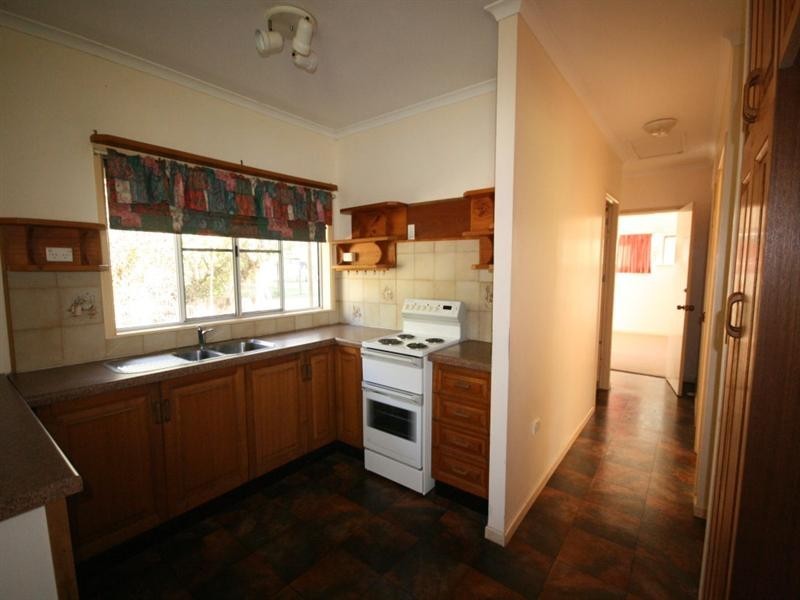 27 Crescent, Armstrong Beach QLD 4737