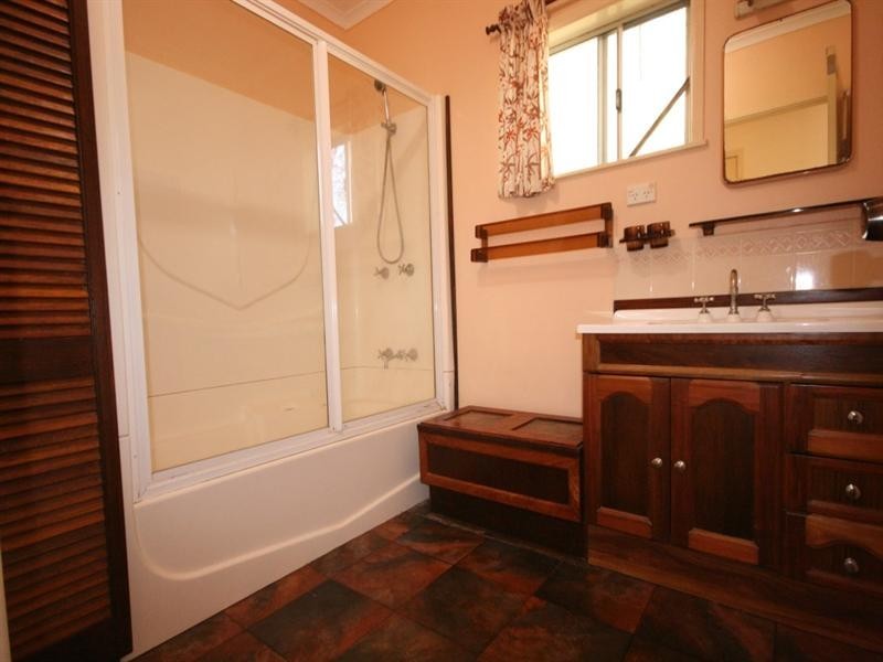 27 Crescent, Armstrong Beach QLD 4737