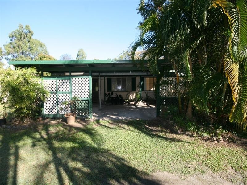 27 Crescent, Armstrong Beach QLD 4737
