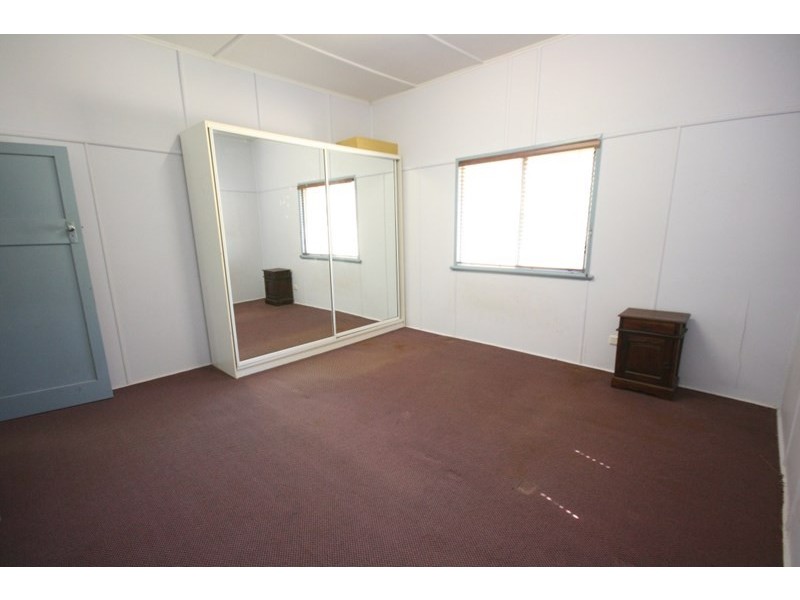 10 Langdon Street, Sarina QLD 4737