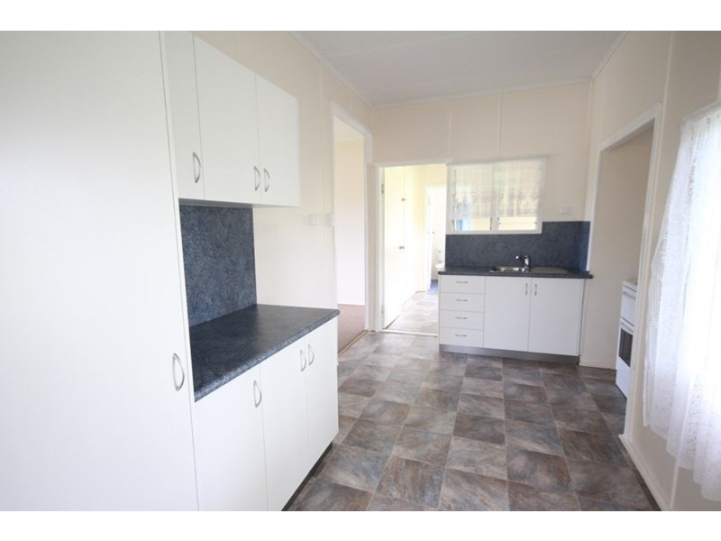 75 Beach Road, Sarina QLD 4737