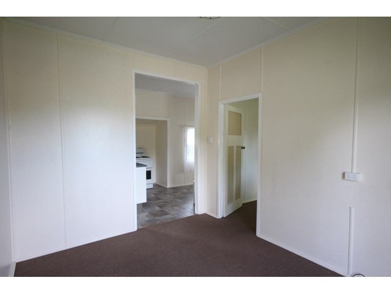 75 Beach Road, Sarina QLD 4737