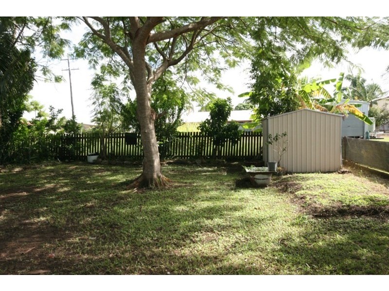 75 Beach Road, Sarina QLD 4737