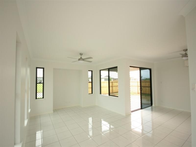 2 Ocean Court, Sarina QLD 4737