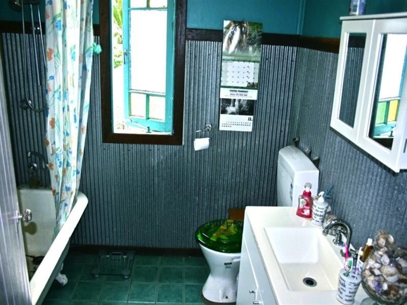 4 Pirie Street, Sarina QLD 4737