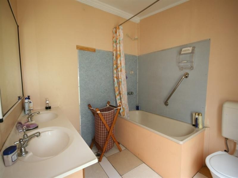 13 Langdon Street, Sarina QLD 4737