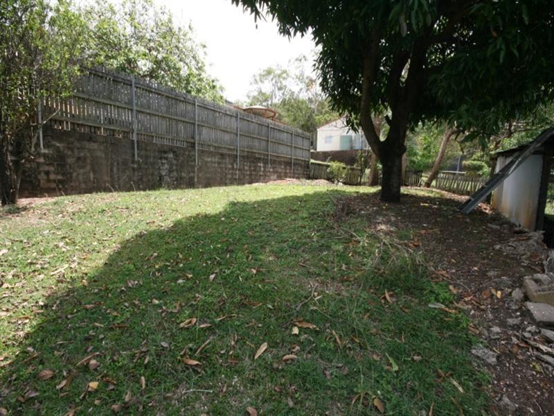 13 Langdon Street, Sarina QLD 4737