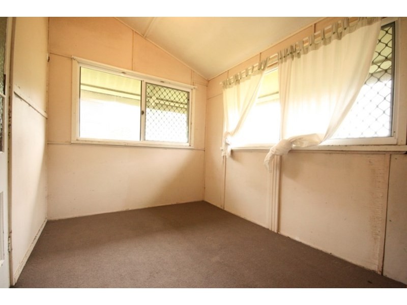 14 Atherton Street, Sarina QLD 4737