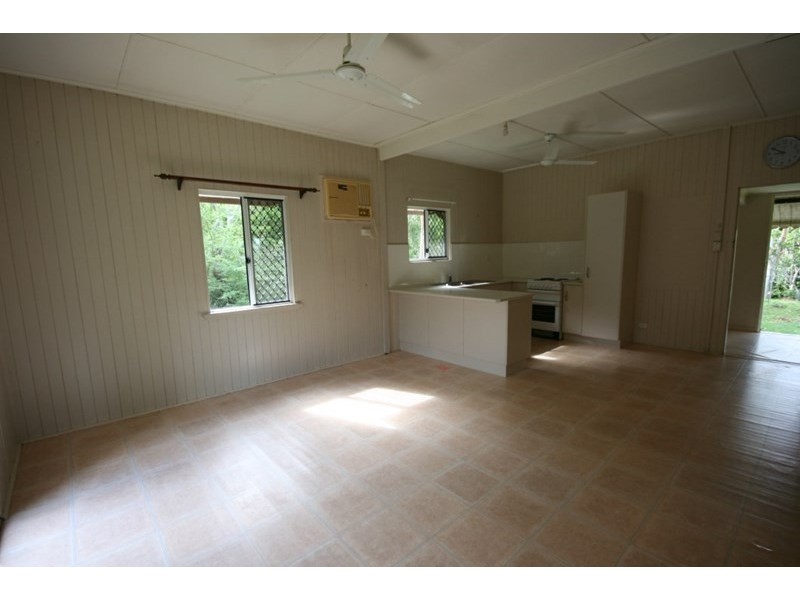 8 Maralyn Avenue, Grasstree Beach QLD 4740