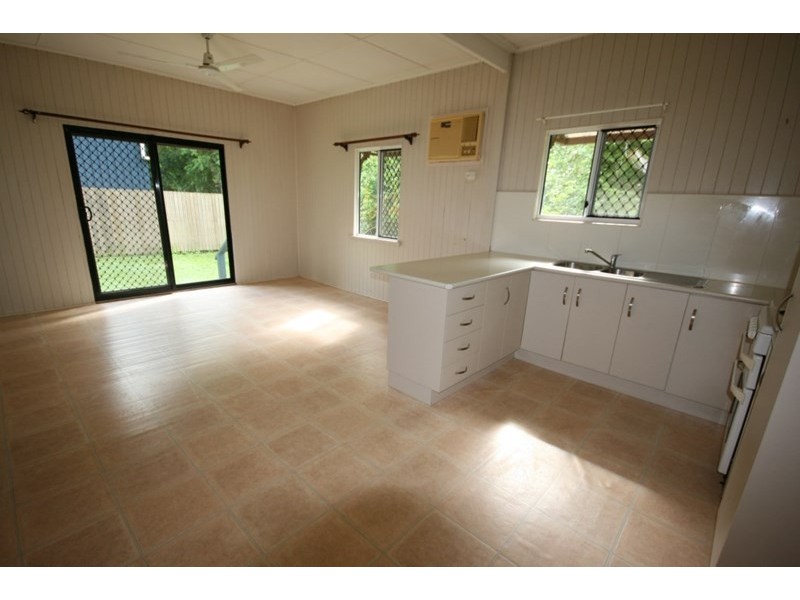 8 Maralyn Avenue, Grasstree Beach QLD 4740