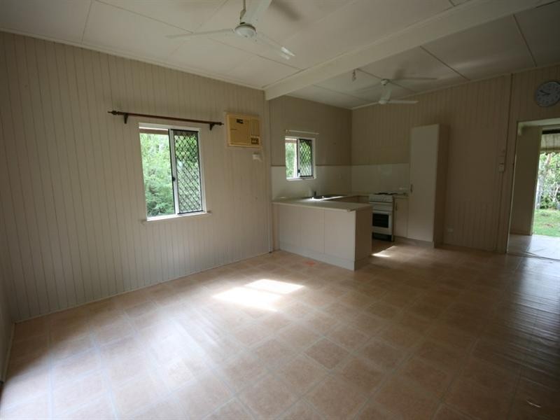 8 Maralyn Avenue, Sarina QLD 4737