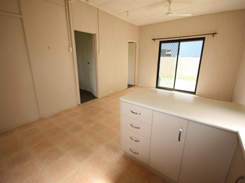 8 Maralyn Avenue, Sarina QLD 4737
