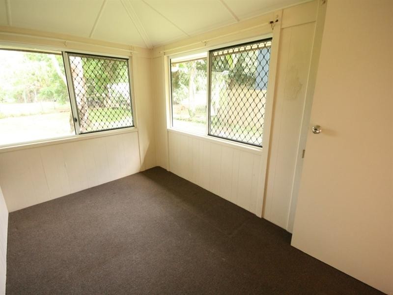8 Maralyn Avenue, Sarina QLD 4737