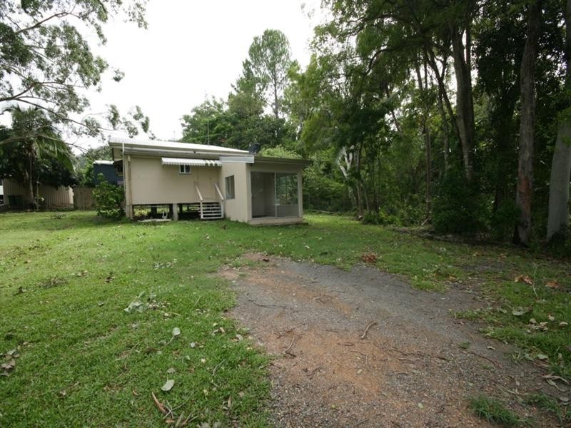8 Maralyn Avenue, Sarina QLD 4737