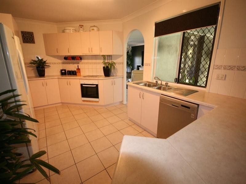 20 Lando Avenue, Sarina QLD 4737