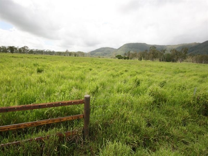 90 Arthur Ck Road, Mackay QLD 4740