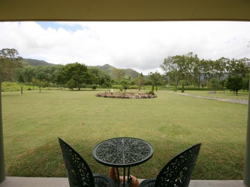 90 Arthur Ck Road, Mackay QLD 4740