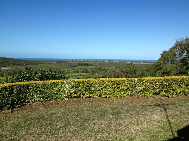 15 Cilla Hill Court, Sarina QLD 4737