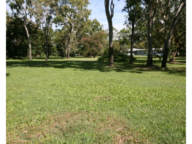 39 Crescent Street, Armstrong Beach QLD 4737