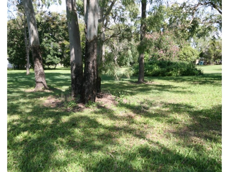 39 Crescent Street, Armstrong Beach QLD 4737