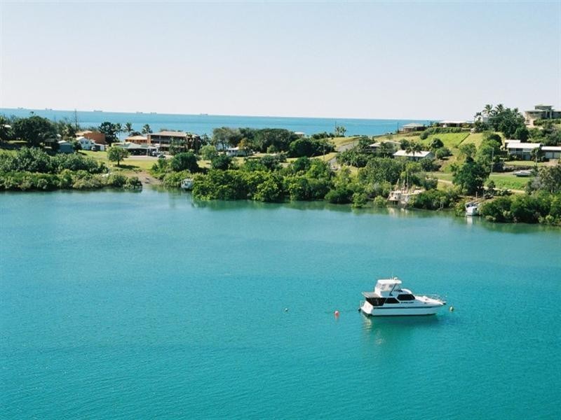 28 Sarina Coast Road, Sarina Beach QLD 4737