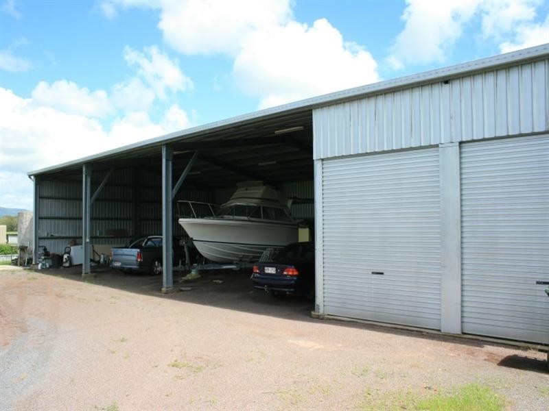 32 Perry Road, Sarina QLD 4737