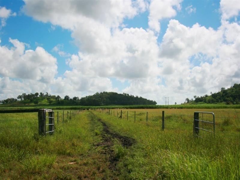 32 Perry Road, Sarina QLD 4737