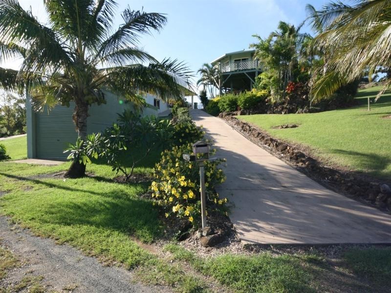 18 Ferries Terrace, Sarina Beach QLD 4737