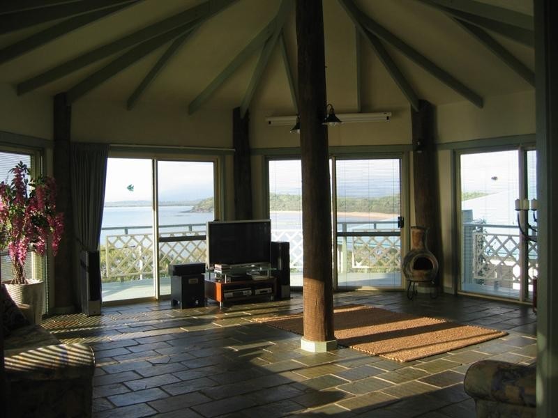 18 Ferries Terrace, Sarina Beach QLD 4737