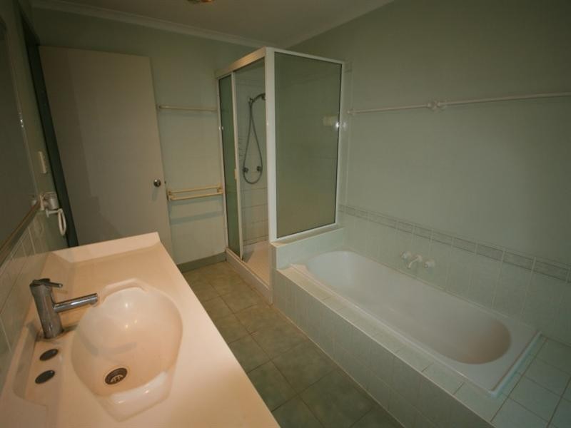 18 Ferries Terrace, Sarina Beach QLD 4737