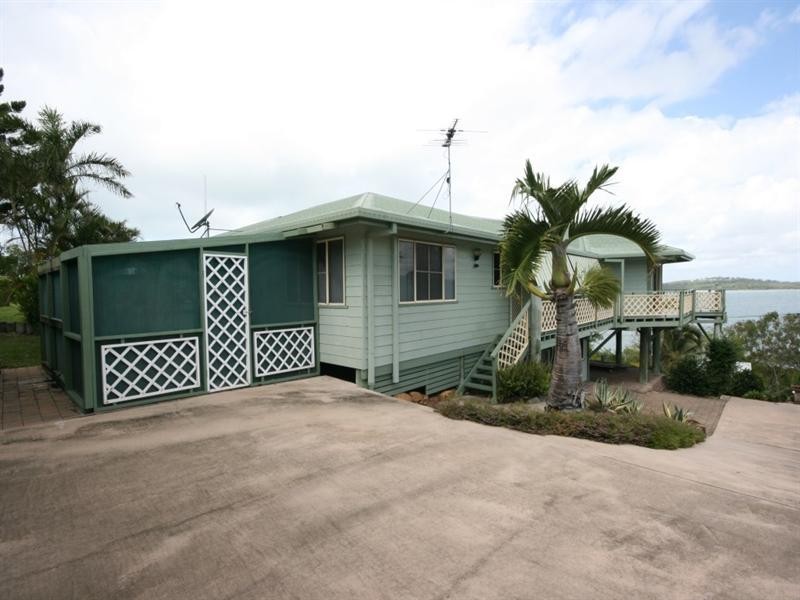 18 Ferries Terrace, Sarina Beach QLD 4737