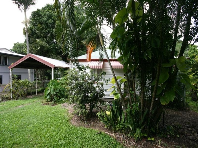 25 West Street, Sarina QLD 4737