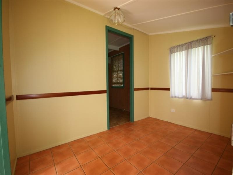 25 West Street, Sarina QLD 4737