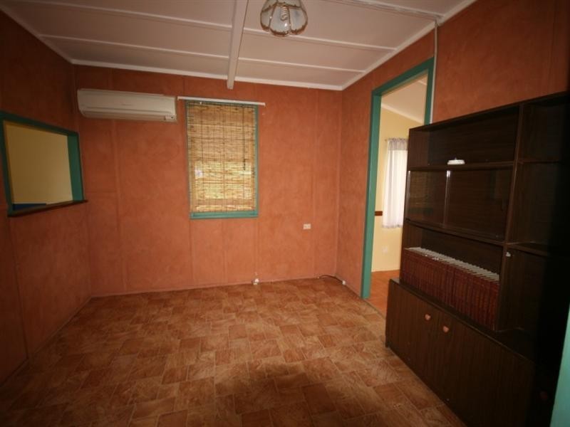 25 West Street, Sarina QLD 4737