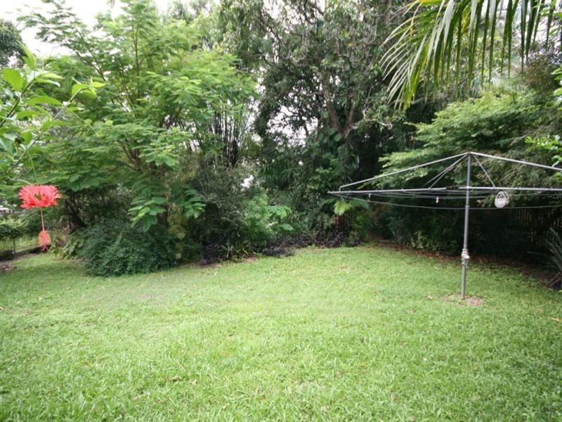 25 West Street, Sarina QLD 4737