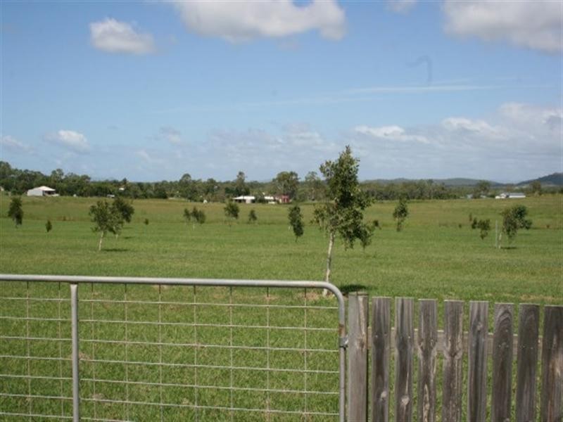 902 Grasstree Road, Sarina QLD 4737