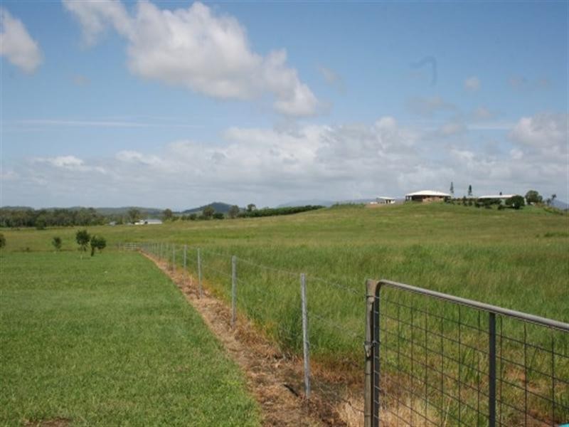 902 Grasstree Road, Sarina QLD 4737