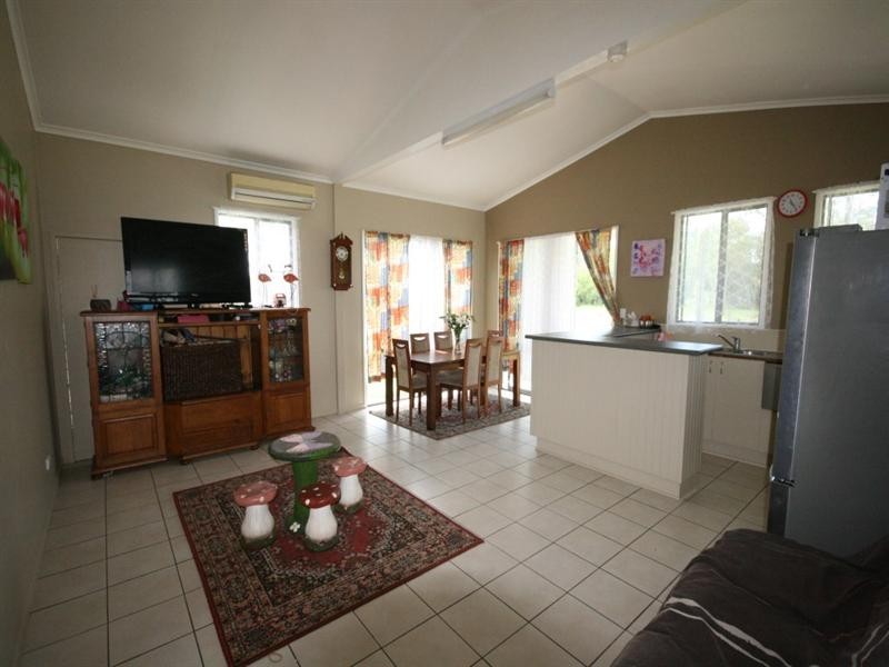 109 Miran Khan Drive, Armstrong Beach QLD 4737