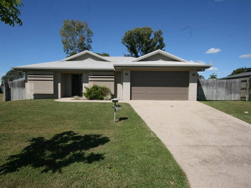 18 Pacific Avenue, Sarina QLD 4737