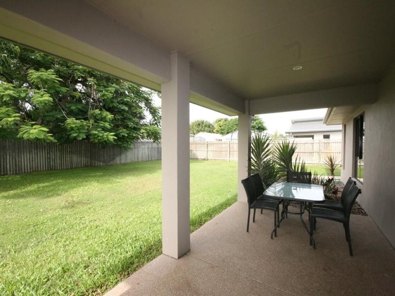 18 Pacific Avenue, Sarina QLD 4737