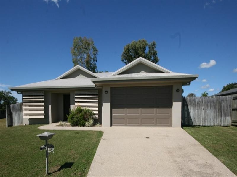 18 Pacific Avenue, Sarina QLD 4737