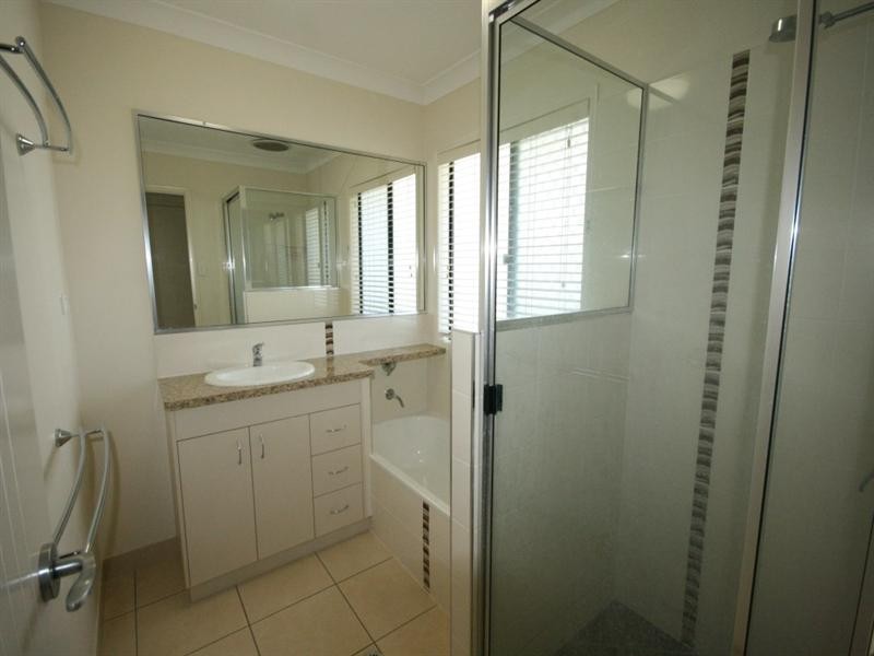 18 Pacific Avenue, Sarina QLD 4737