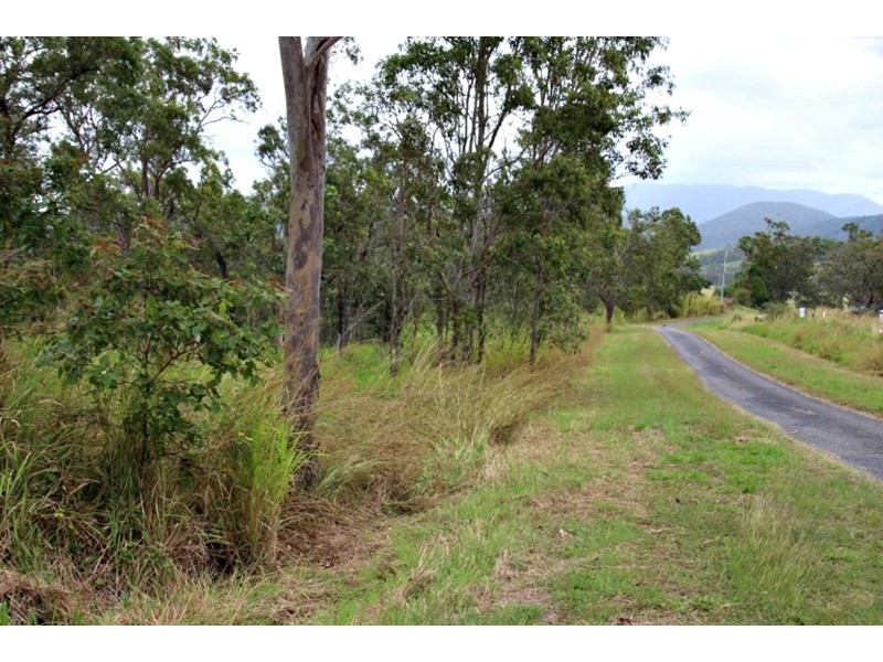 5 Lawrie Road, Sarina Range QLD 4737