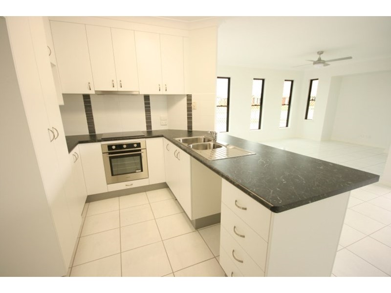 2 Ocean Court, Sarina QLD 4737