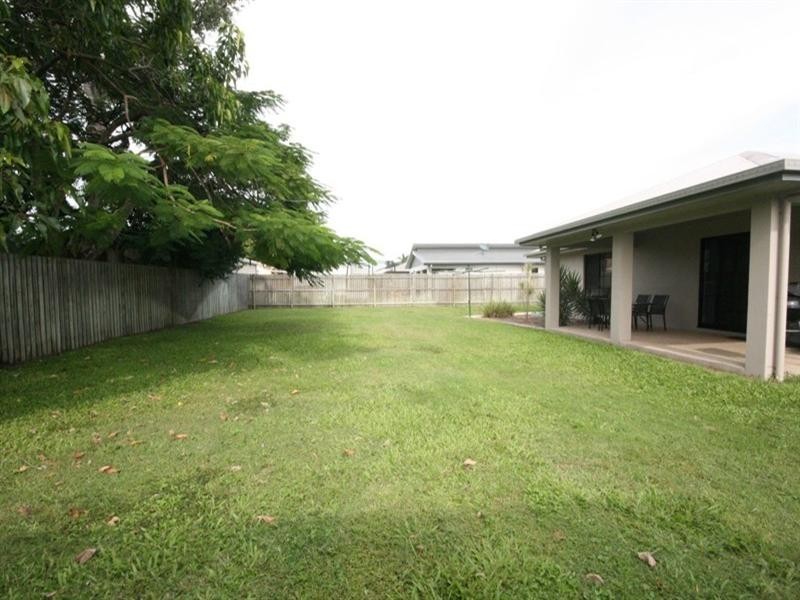 18 Pacific Avenue, Sarina QLD 4737