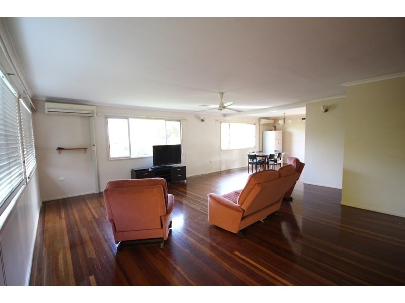 82 Range Road, Sarina QLD 4737