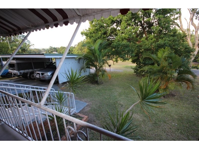 82 Range Road, Sarina QLD 4737