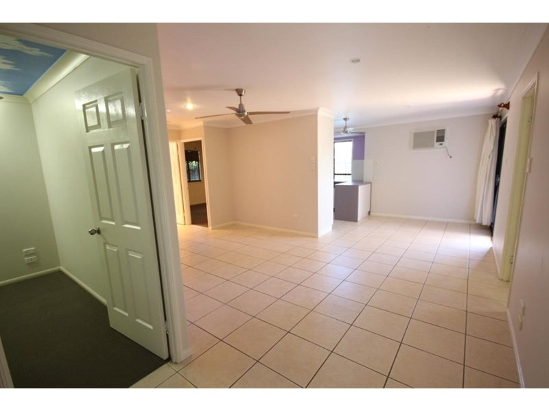 1/5 East Street, Sarina QLD 4737