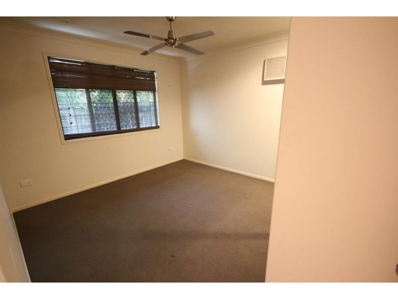 1/5 East Street, Sarina QLD 4737